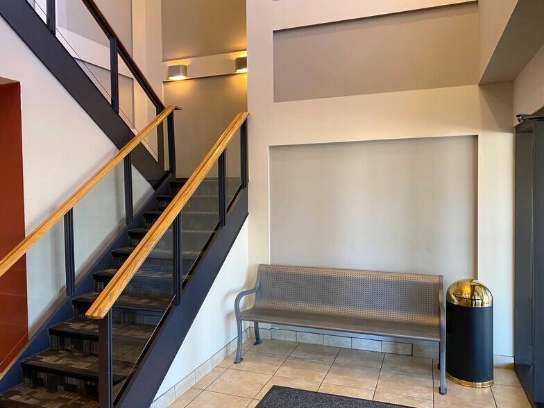 More Photos Of 2780 Snelling Ave N, Roseville Medical For Lease