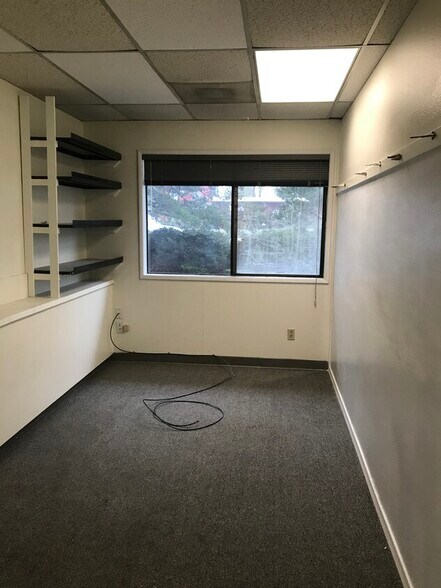 More Photos Of 17175 SW Tualatin Valley Hwy, Beaverton Unknown For Lease