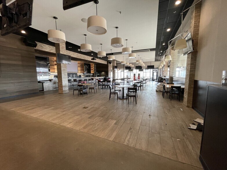 More Photos Of 4780 Cornell Rd, Cincinnati Movie Theatre For Sale