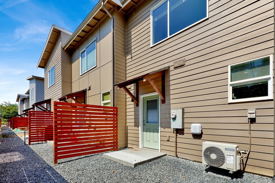 More Photos Of 201 Tull Ct, Bellingham Apartments For Sale