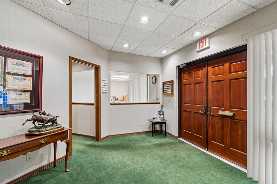 More Photos Of 611 Druid Rd E, Clearwater Medical For Sale