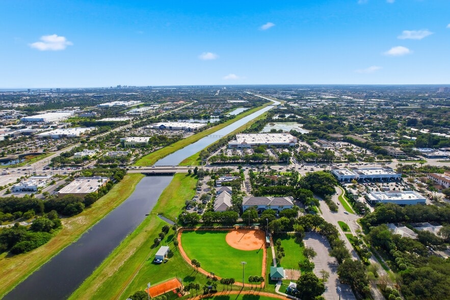 More Photos Of 3307 Northlake Blvd, Palm Beach Gardens Office For Sale