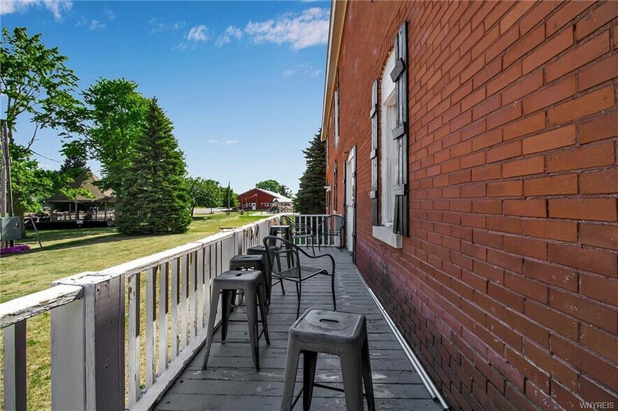 More Photos Of 1693 Quaker Rd, Barker Restaurant For Sale