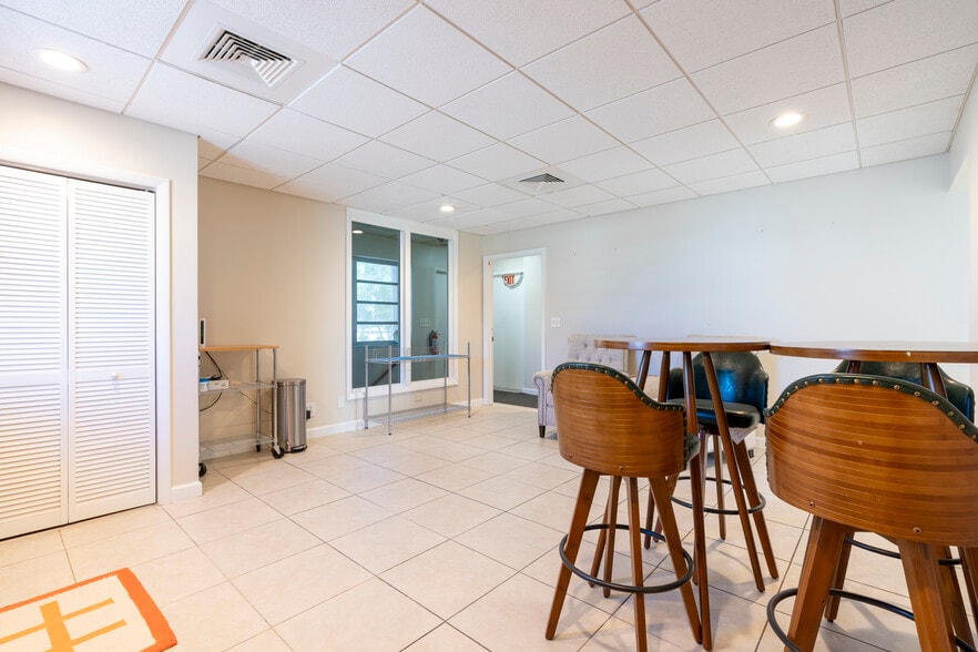 More Photos Of 218 S F St, Lake Worth Warehouse For Sale
