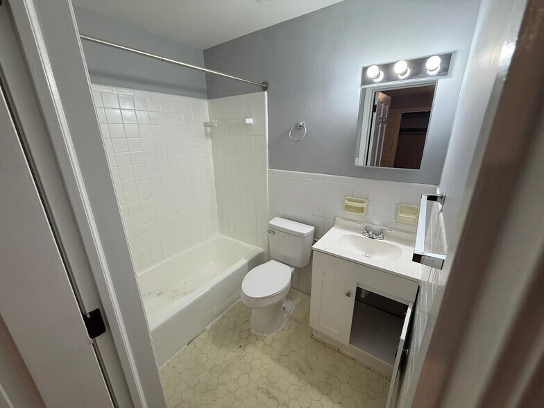More Photos Of 2271 Hepburn Ave, Dayton Apartments For Sale