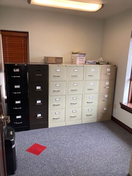 More Photos Of 3046 Industrial Blvd, Bethel Park Light Manufacturing For Lease