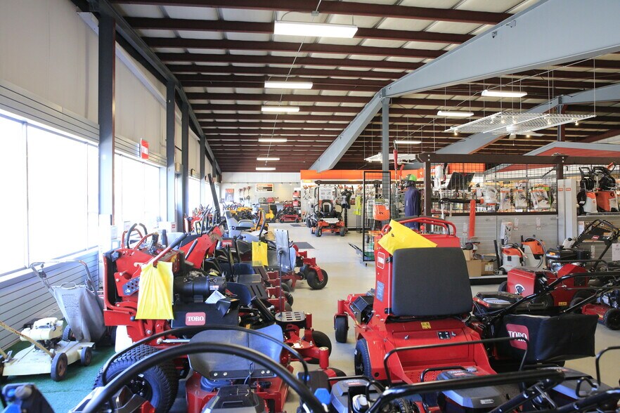 More Photos Of 970 MA-134 Rt, South Dennis Service Station For Sale