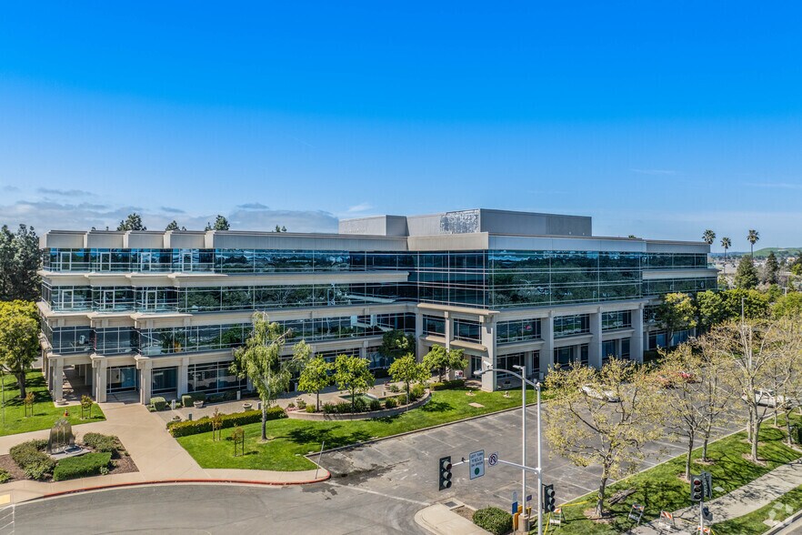 More Photos Of 5050 Hopyard Rd, Pleasanton Office For Sale