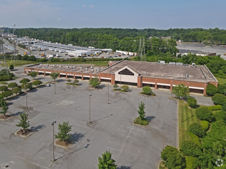 More Photos Of 2710 N Church St, Greensboro Supermarket For Lease