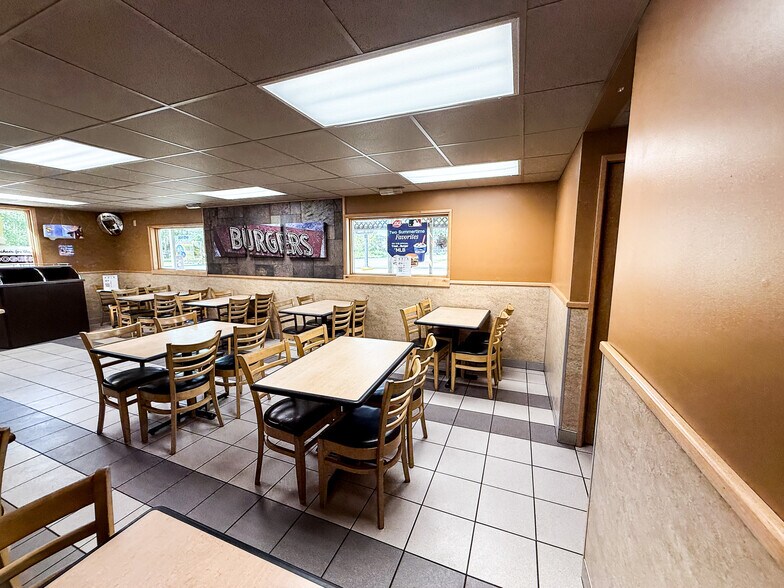 More Photos Of 1290 Front St, Forsyth Freestanding For Sale