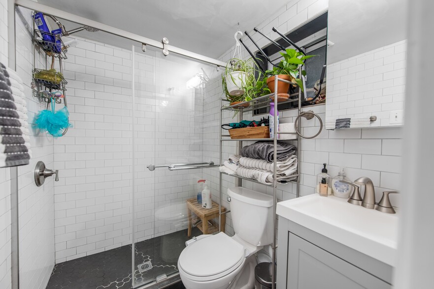 More Photos Of 129-131 W Susquehanna Ave, Philadelphia Apartments For Sale