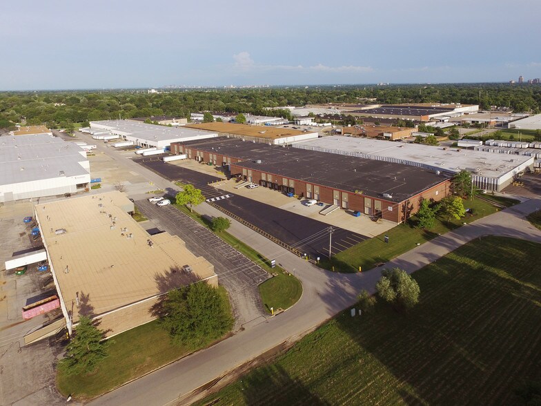 More Photos Of 8503-8529 Mid County Industrial Dr, Vinita Park Flex For Lease