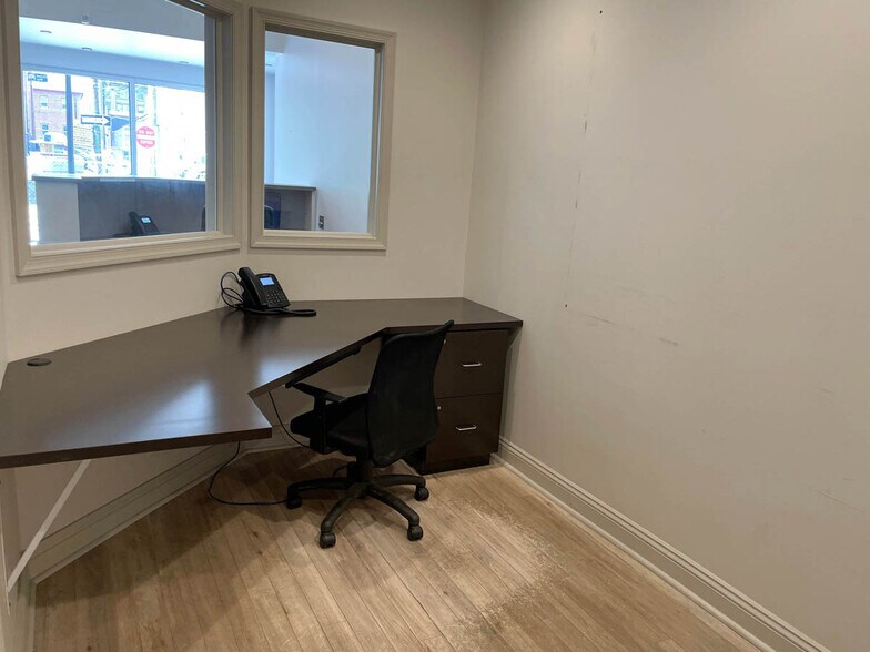 More Photos Of 29 S Duke St, York Storefront Retail Office For Lease