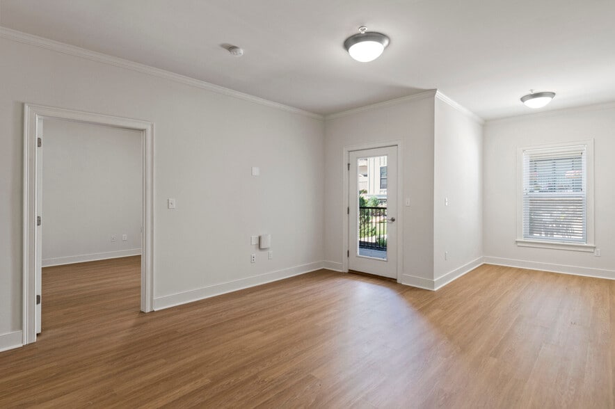 More Photos Of 77A Excelsior Ave, Saratoga Springs Apartments For Lease