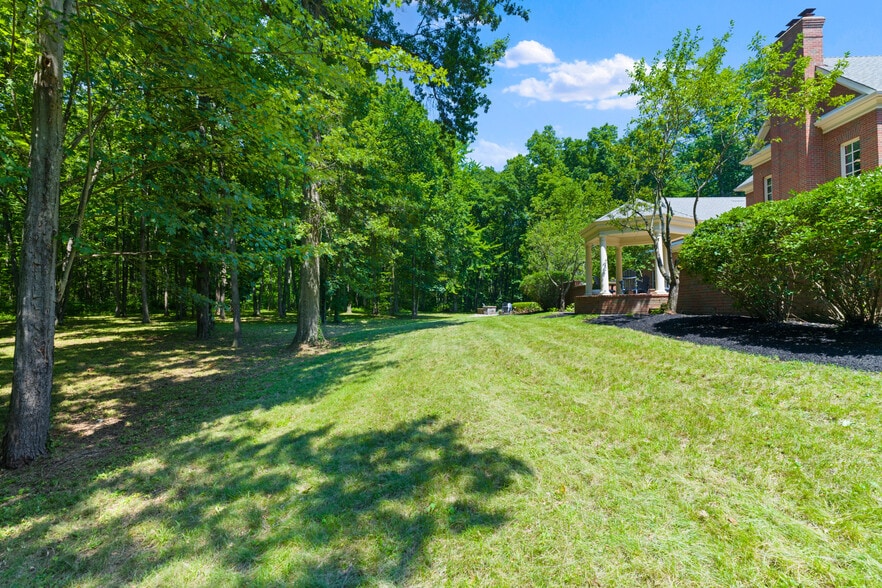More Photos Of 5455 Plantation Rd, Sunbury Lodge Meeting Hall For Sale