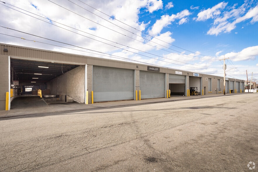 More Photos Of 145-69 226th St, Jamaica Warehouse For Lease