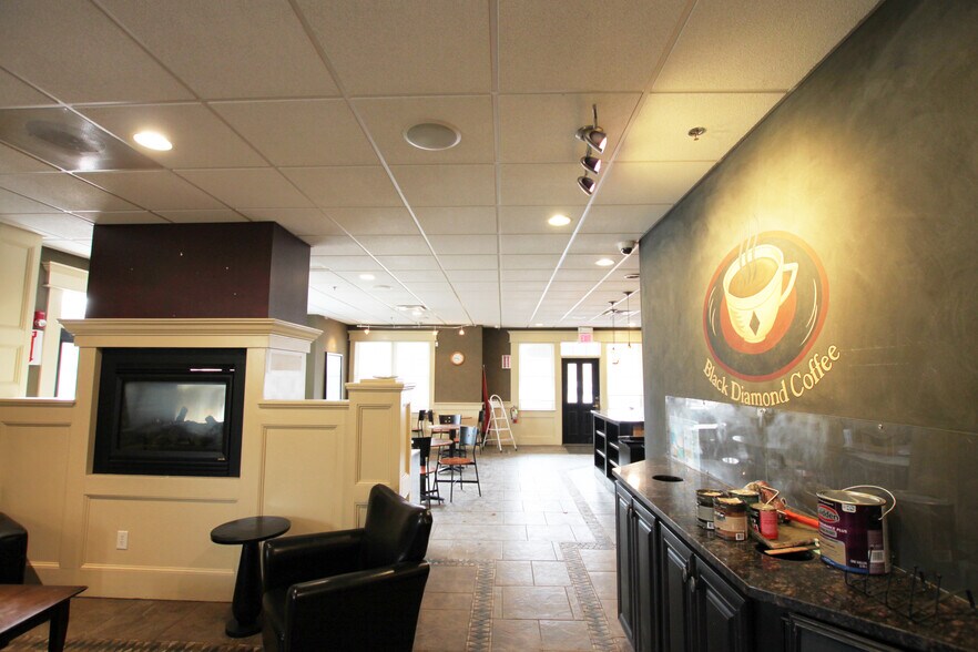 More Photos Of 307 Grafton St, Shrewsbury Office For Lease