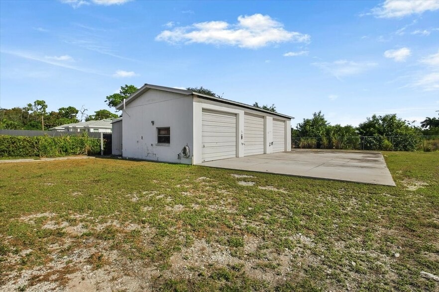 More Photos Of 10401 W Terry St, Bonita Springs Restaurant For Sale