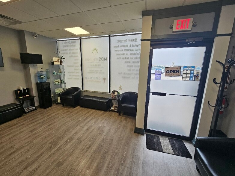 More Photos Of 158 Jericho Tpke, Mineola Storefront Retail Residential For Lease