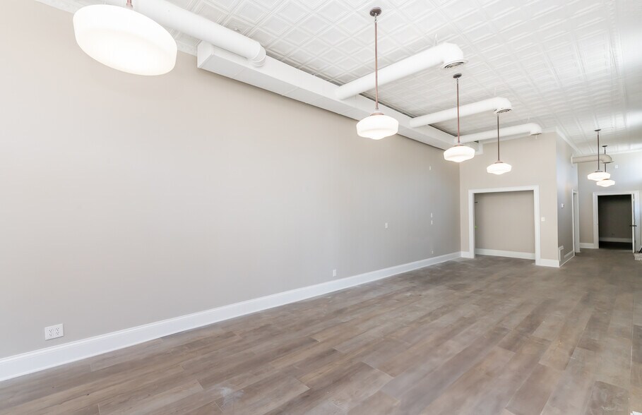 More Photos Of 2218 Bardstown Rd, Louisville Storefront For Lease