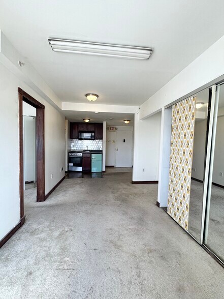 More Photos Of 28 Allegheny Ave, Towson Apartments For Sale