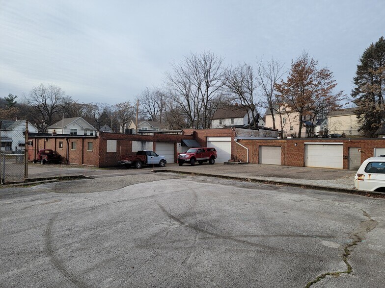 More Photos Of 771 Moon St, Akron Warehouse For Sale