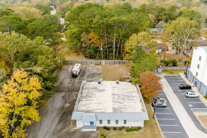 More Photos Of 7499 N Forest Dr, North Charleston Light Manufacturing For Sale