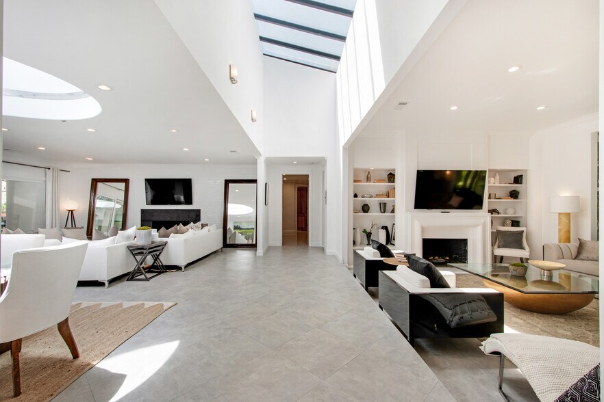 More Photos Of 9696 Antelope Rd, Beverly Hills Specialty For Sale