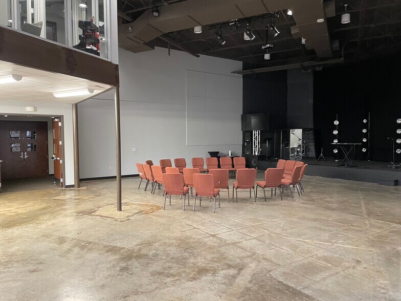 More Photos Of 4407 Monterey Oaks Blvd, Austin Unknown For Lease