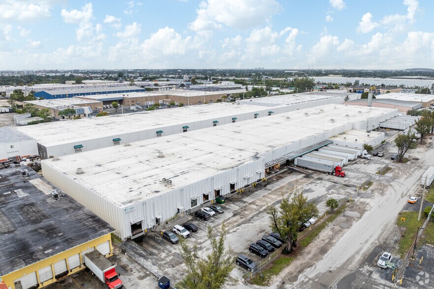 More Photos Of 3380 NW 114th St, Miami Warehouse For Lease