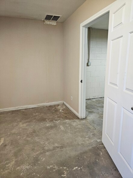 More Photos Of 1791 S Mojave Rd, Las Vegas Service For Lease
