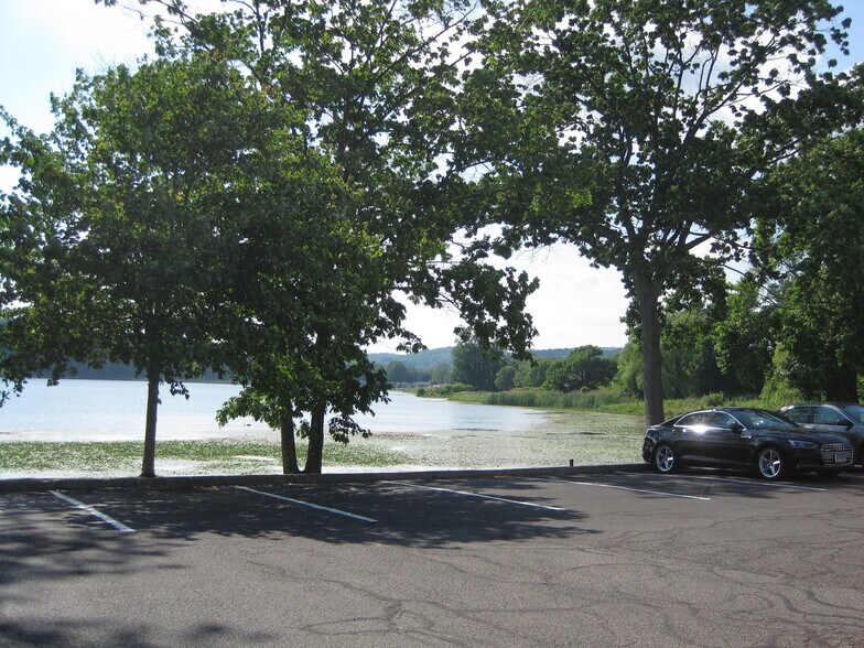 More Photos Of 7 Kenosia Ave, Danbury Office For Lease