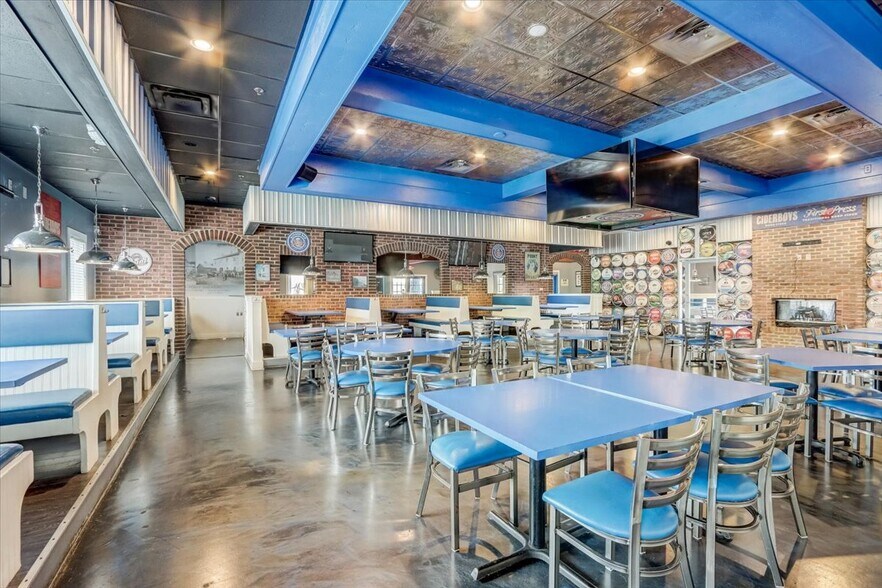 More Photos Of 10950 W Good Hope Rd, Milwaukee Restaurant For Sale