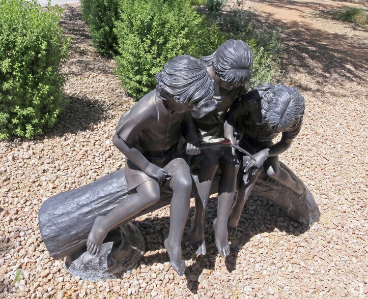 More Photos Of 7047 E Greenway Pky, Scottsdale Coworking Space