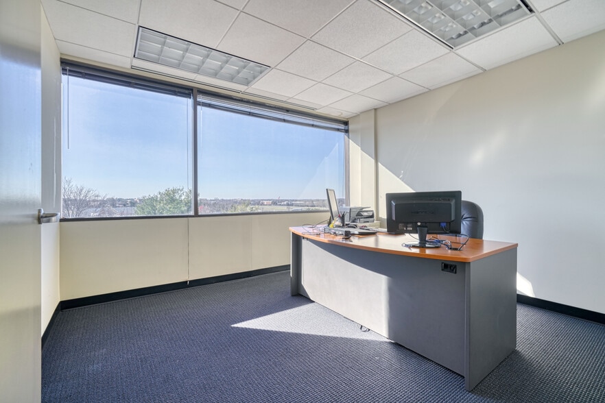 More Photos Of 438 N Frederick Ave, Gaithersburg Medical For Sale