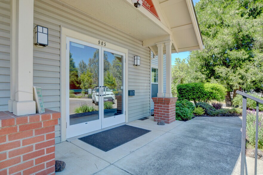 More Photos Of 905 Skylark Pl, Ashland Medical For Sale