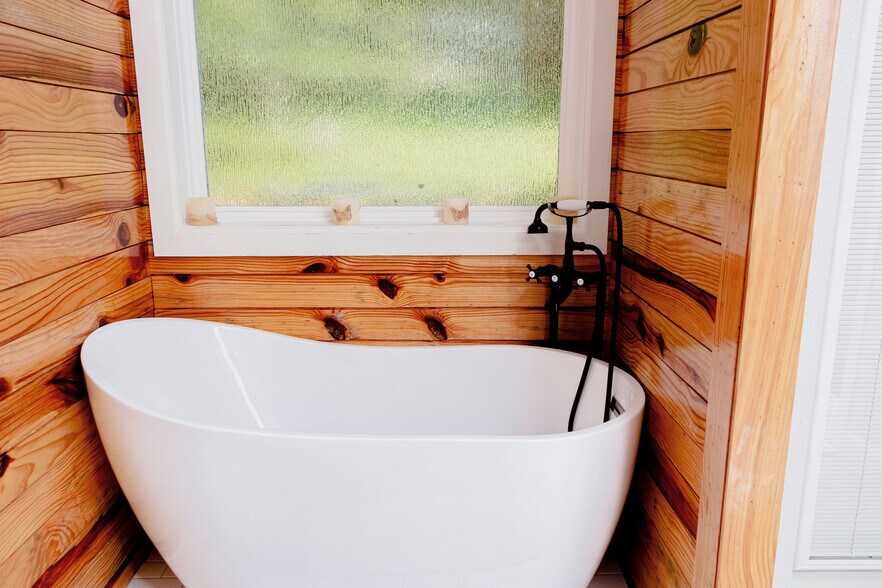 More Photos Of 19430 Highway 80, Hulbert Specialty For Sale