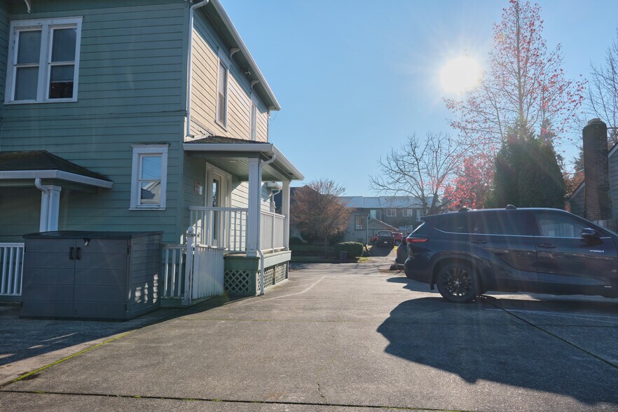 More Photos Of 1491 Commercial St SE, Salem Office Residential For Sale