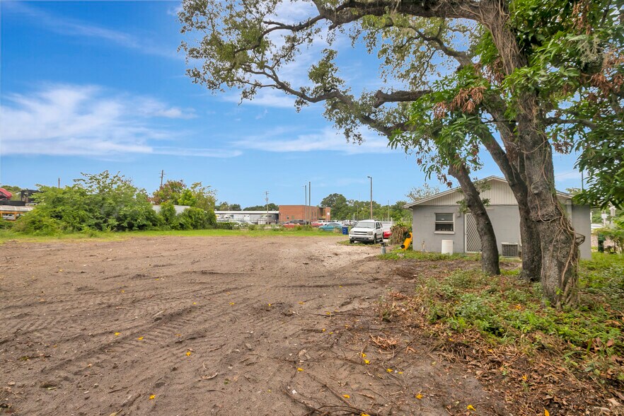More Photos Of 3909 N 38th St, Tampa Land For Lease