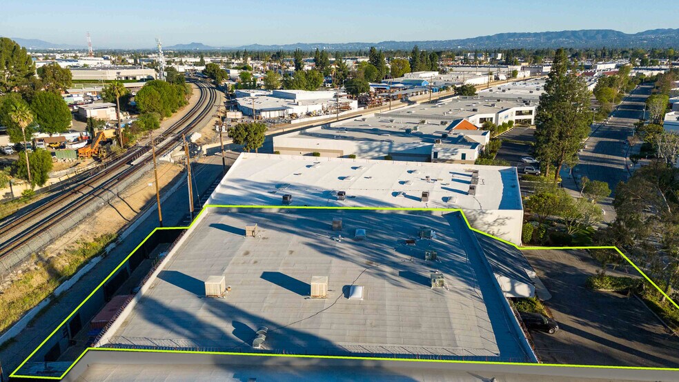 More Photos Of 9362 Eton Ave, Chatsworth Warehouse For Lease