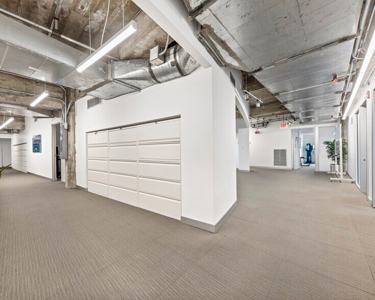 More Photos Of 605 Lincoln Rd, Miami Beach Office Residential For Sale