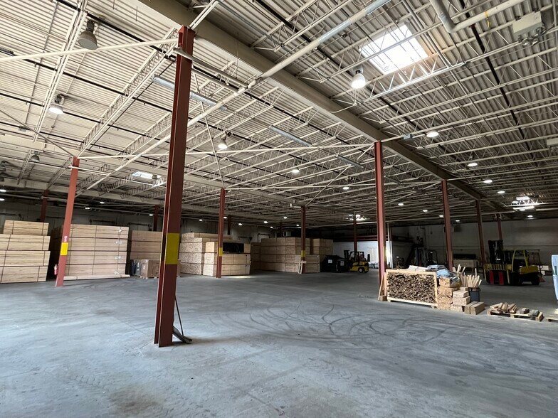 More Photos Of 9 Vose Farm Rd, Peterborough Manufacturing For Lease