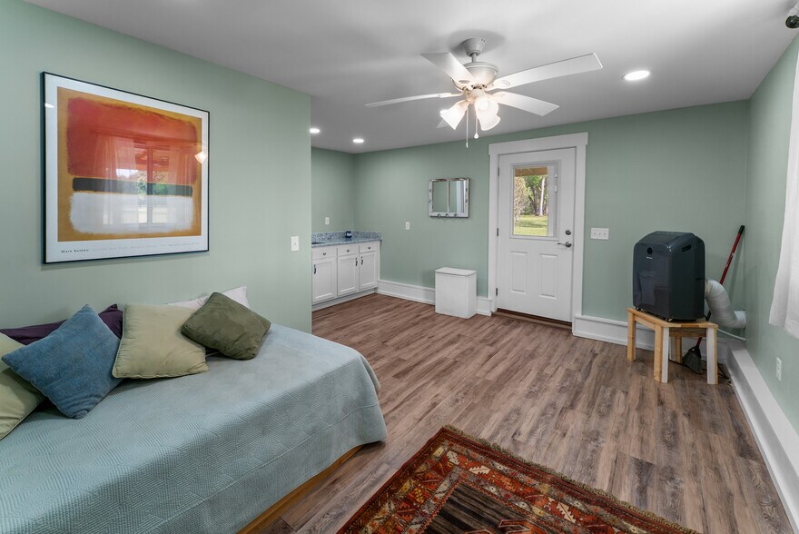 More Photos Of 1151 Harry Lindsay Rd, Guyton Specialty For Sale