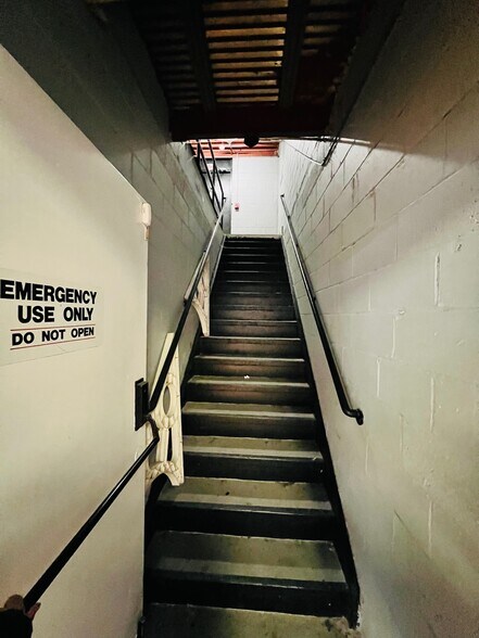 More Photos Of 183 S Broadway, Hicksville Office For Lease