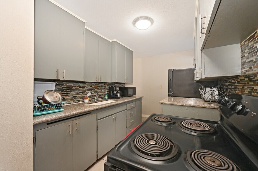 More Photos Of 8340 Rainier Ave S, Seattle Multifamily For Sale
