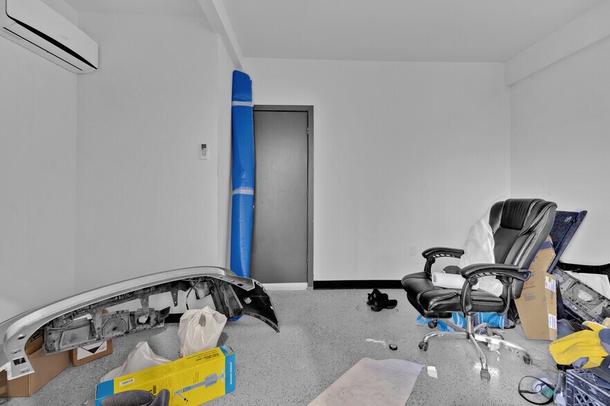 More Photos Of 1165 E 24 St, Miami Warehouse For Lease