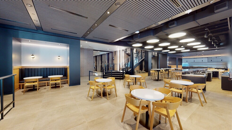 More Photos Of 1300 SW Fifth Ave, Portland Unknown For Lease