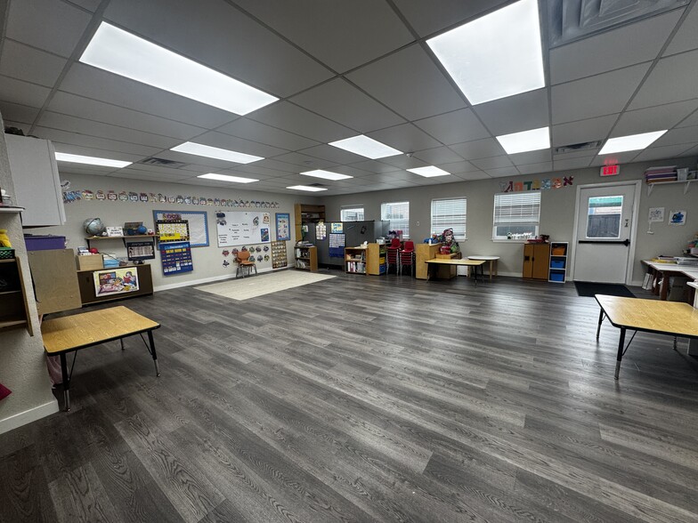 More Photos Of 6950 McCallum Blvd, Dallas Religious Facility For Lease