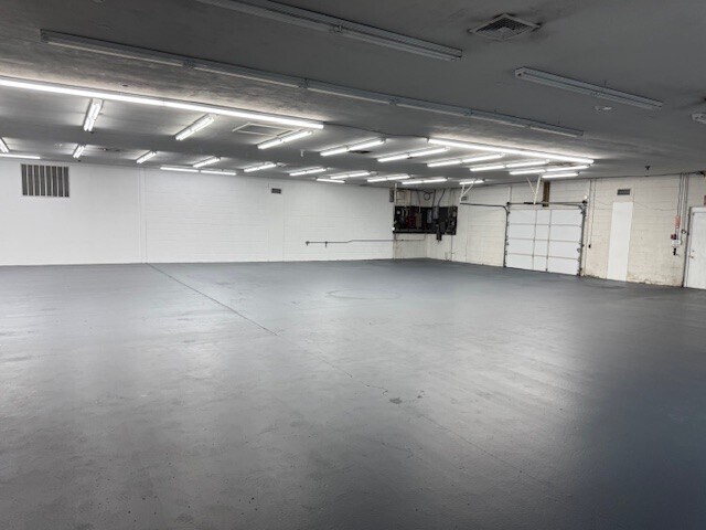 More Photos Of 133 S West End Blvd, Quakertown Freestanding For Lease