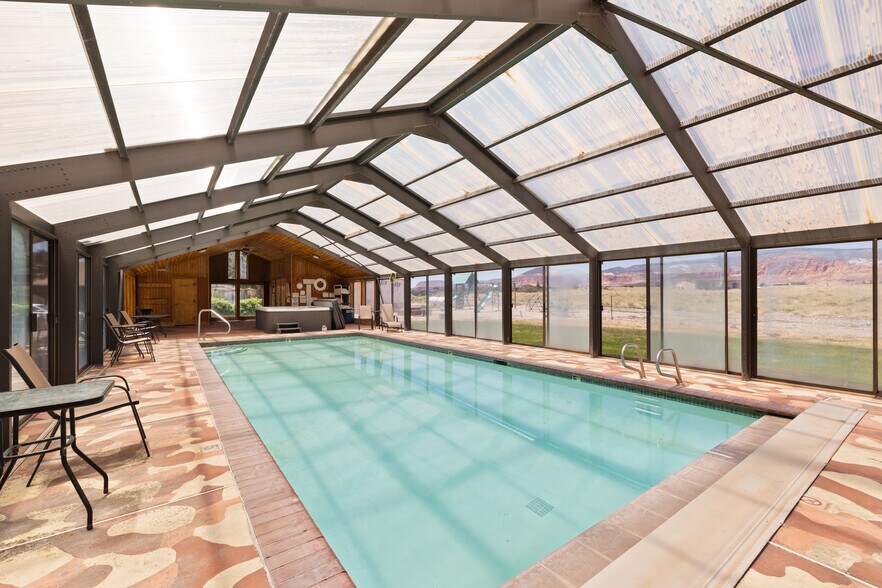 More Photos Of 955 E Utah State Route 24, Torrey Hotel For Sale